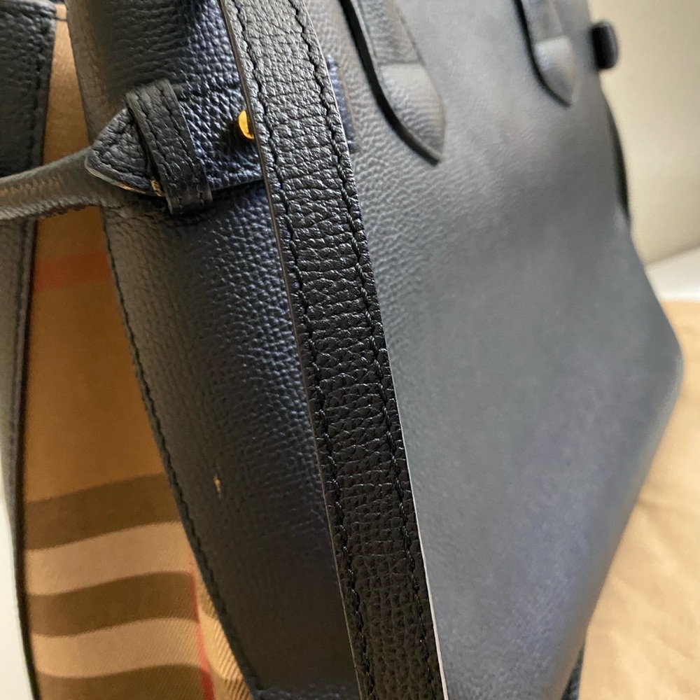 Burberry Medium Banner House Check Derby Leather Tote w/ Strap – Black RT 73504 - Picture 12 of 17